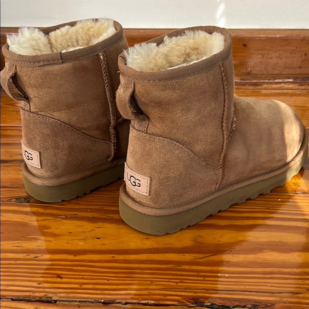 UGG Classic Mini Boot, Chestnut, size 7